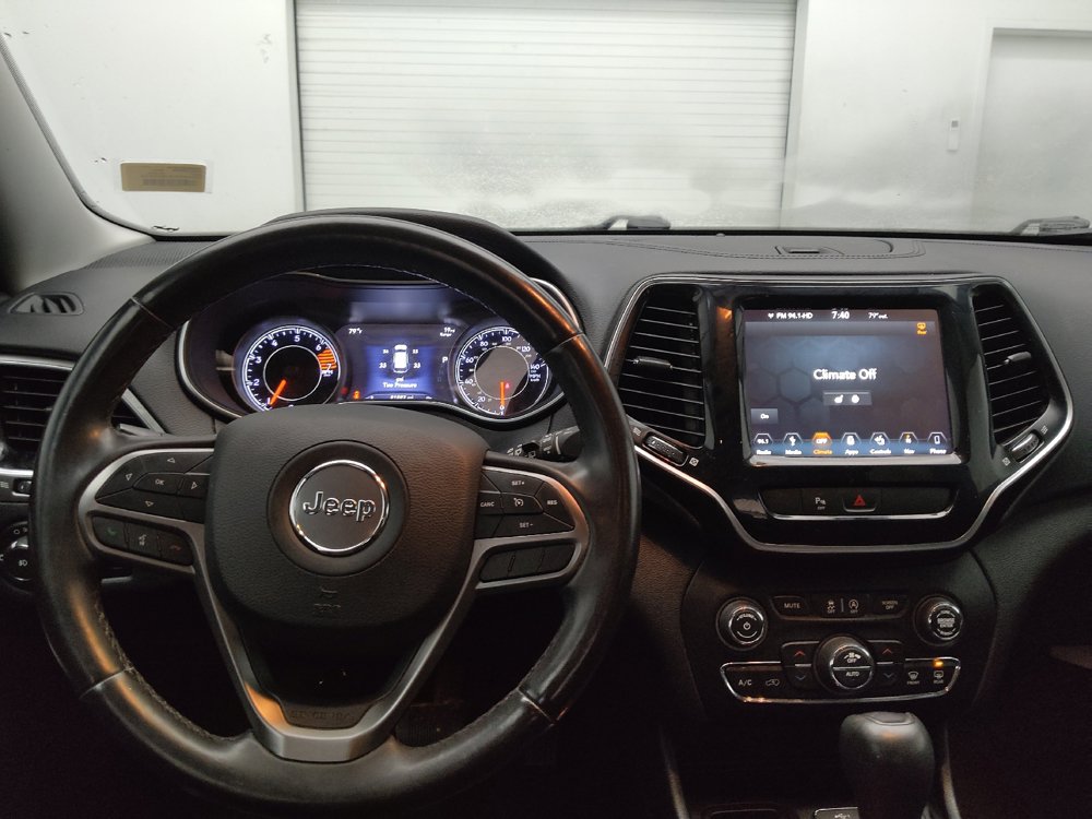 Used 2019 Jeep Cherokee Limited FWD image 22