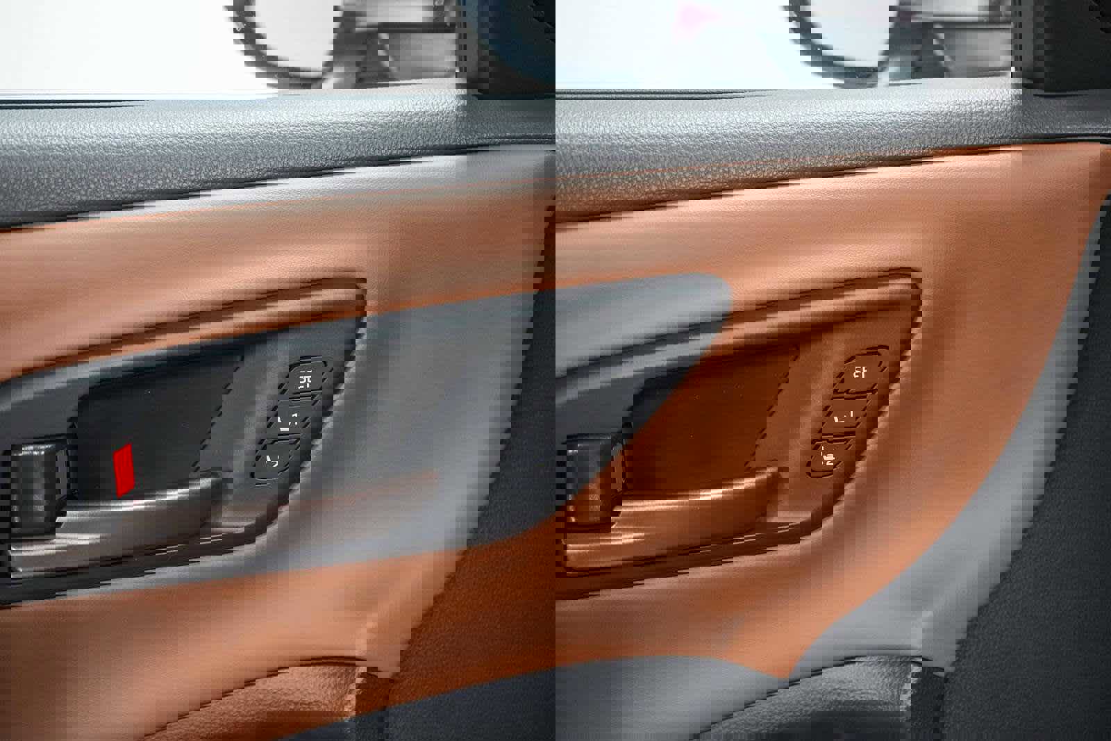 New 2025 Toyota Crown Signia image 21