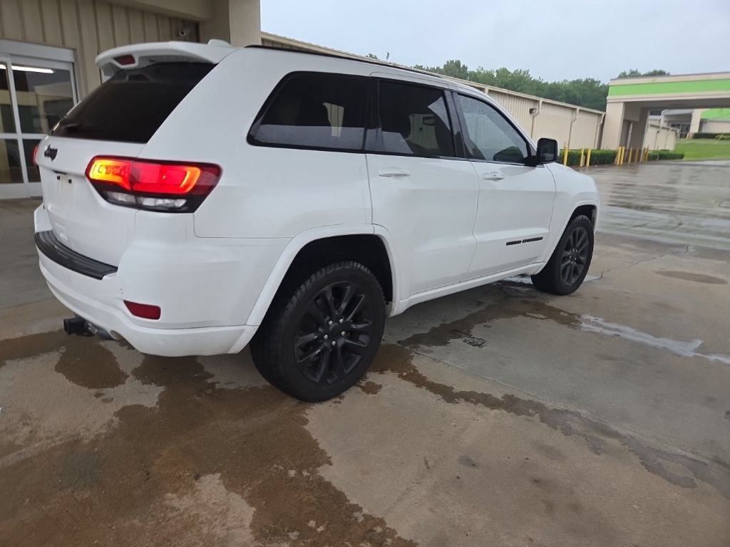 Used 2019 Jeep Grand Cherokee Altitude AWD/4WD image 7