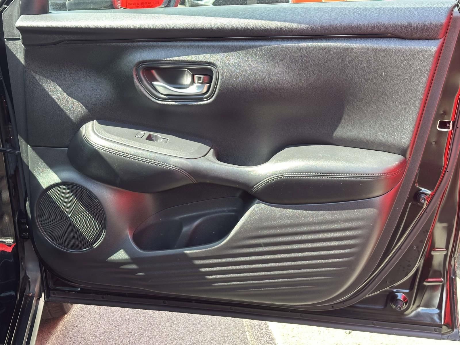 Used 2023 Honda HR-V LX image 27