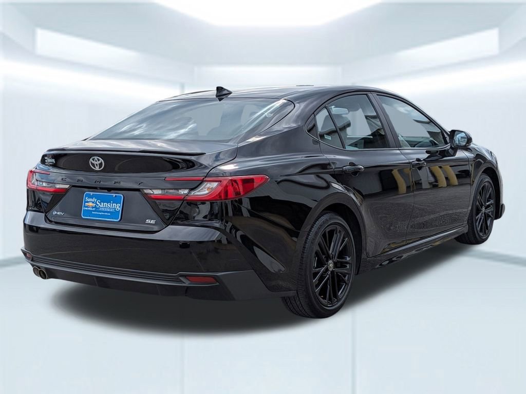 Used 2025 Toyota Camry SE image 6