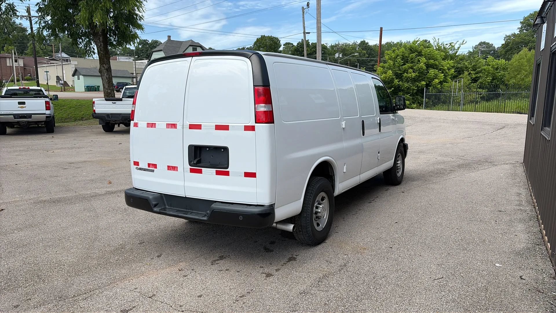 Used 2021 Chevrolet Express 2500 RWD image 4