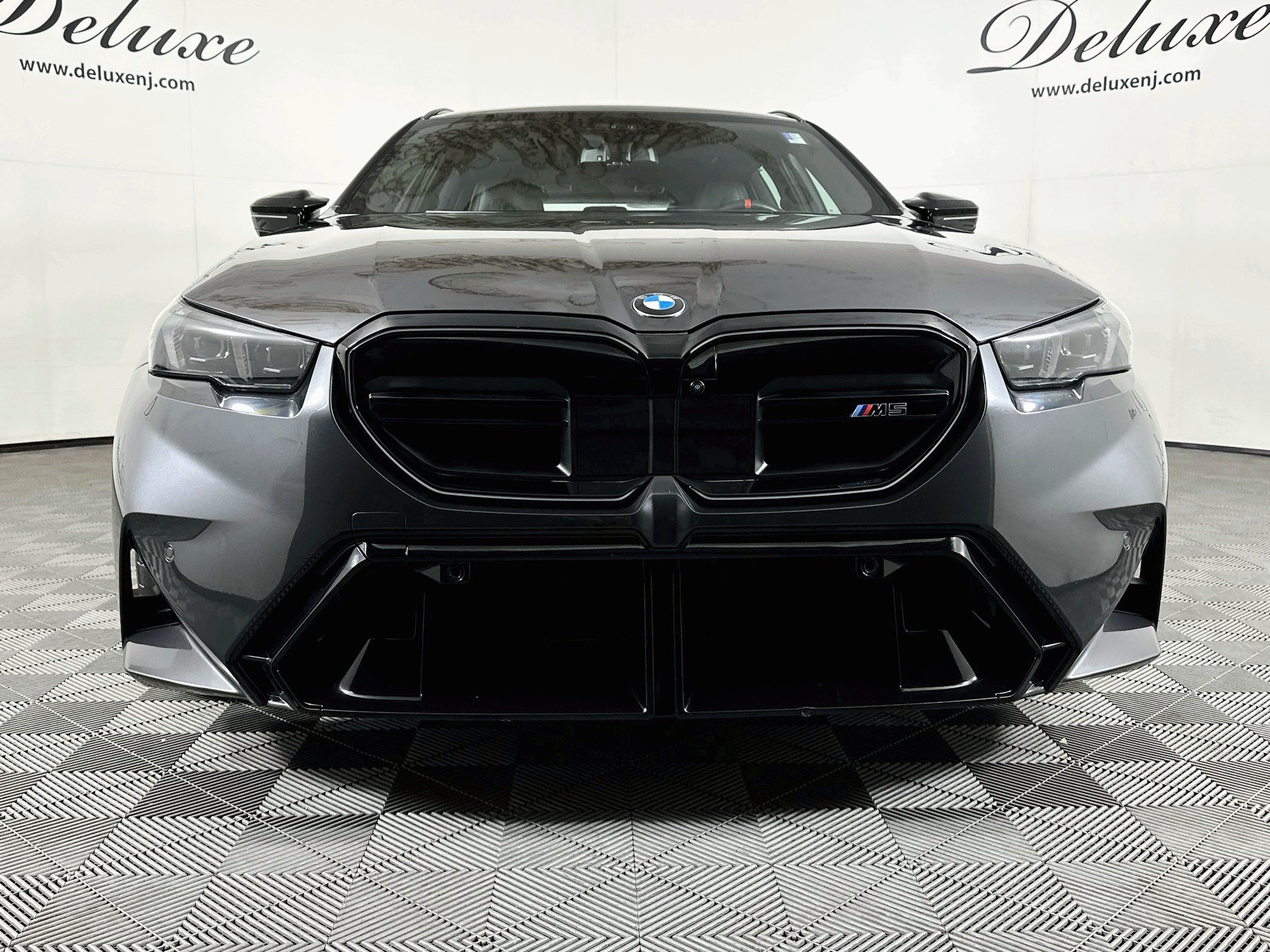 Used 2025 BMW M5 Touring w/ M Driver's Package AWD/4WD image 2