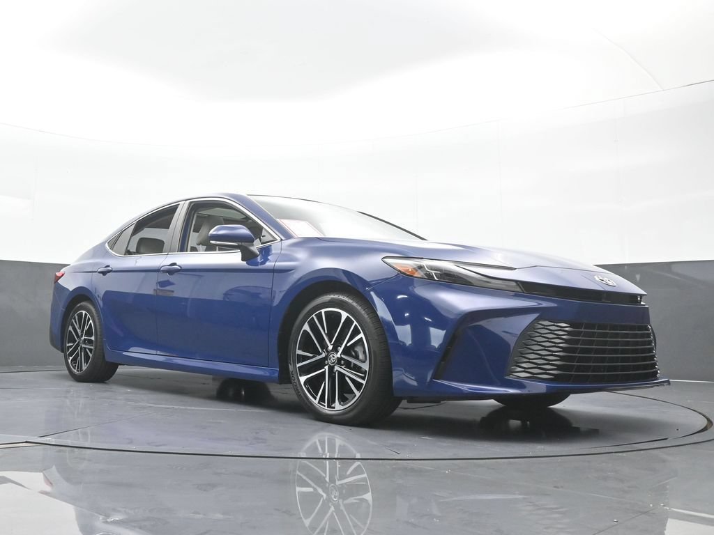 Used 2025 Toyota Camry XLE FWD image 61