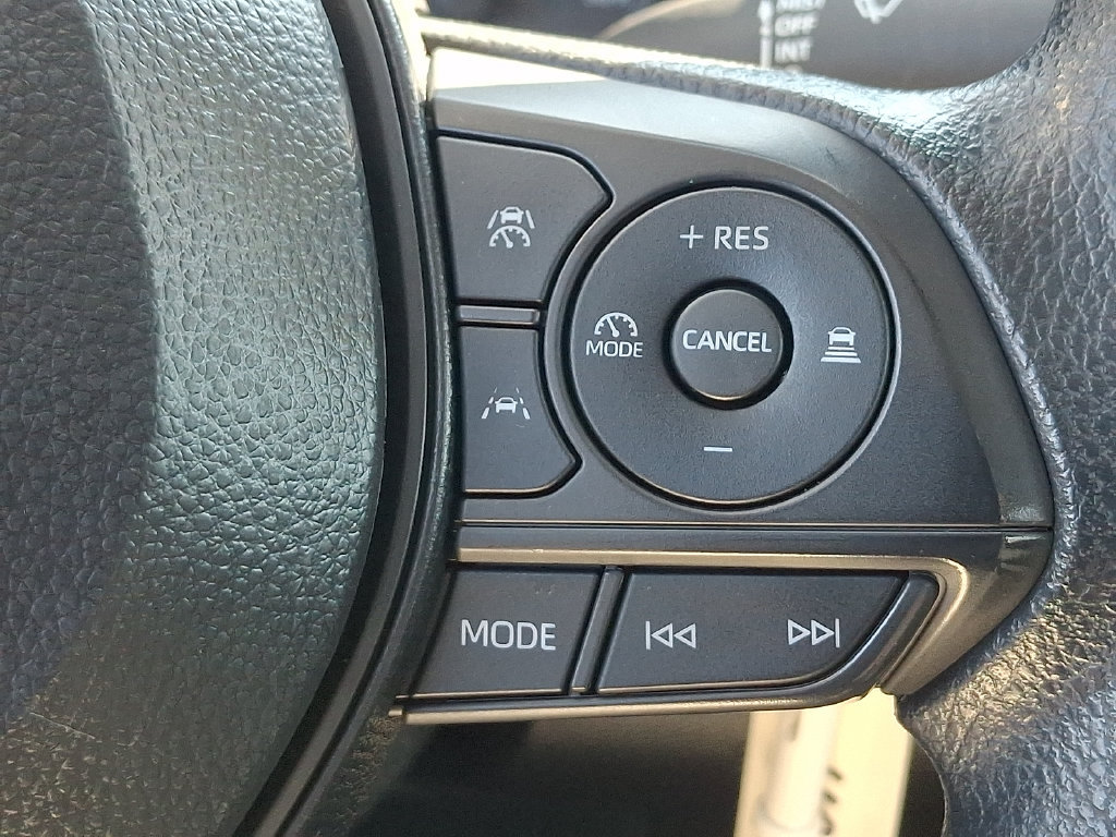 Certified 2025 Toyota Corolla LE FWD image 22