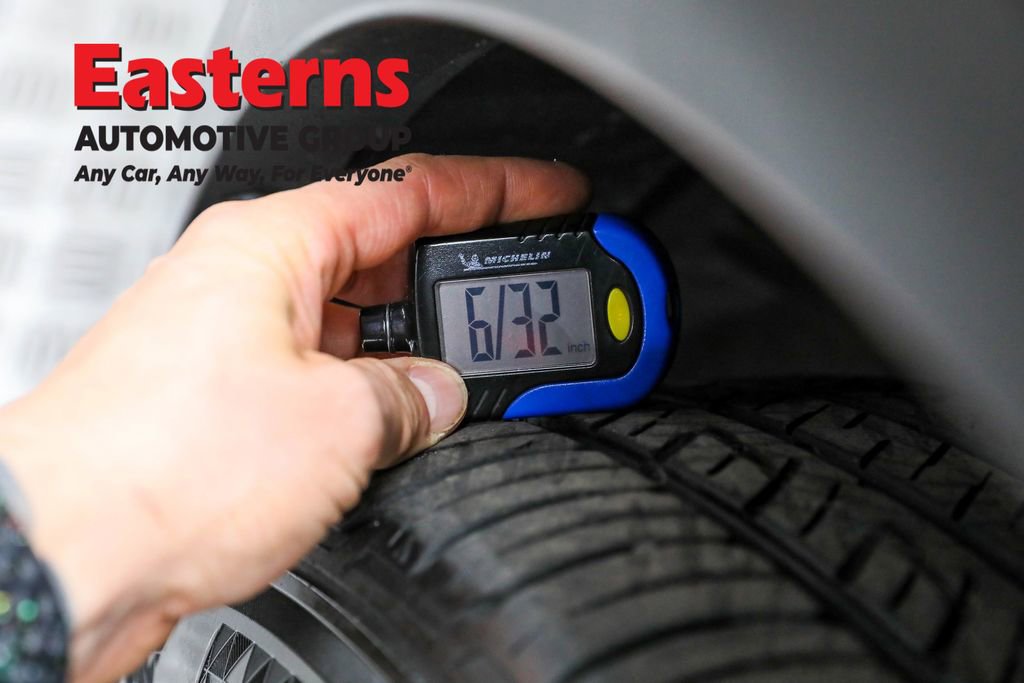 Used 2024 Nissan Pathfinder S image 27