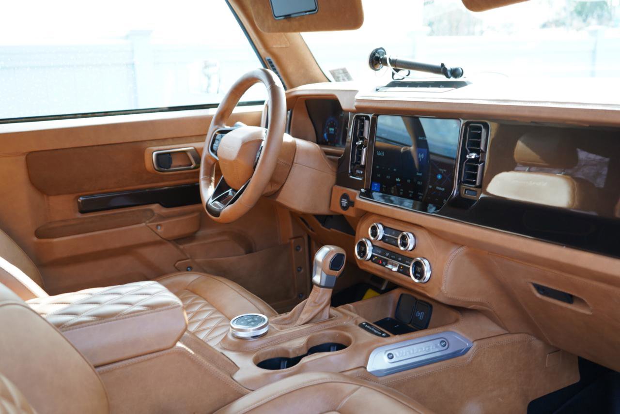 Used 2025 Ford Bronco Badlands image 90