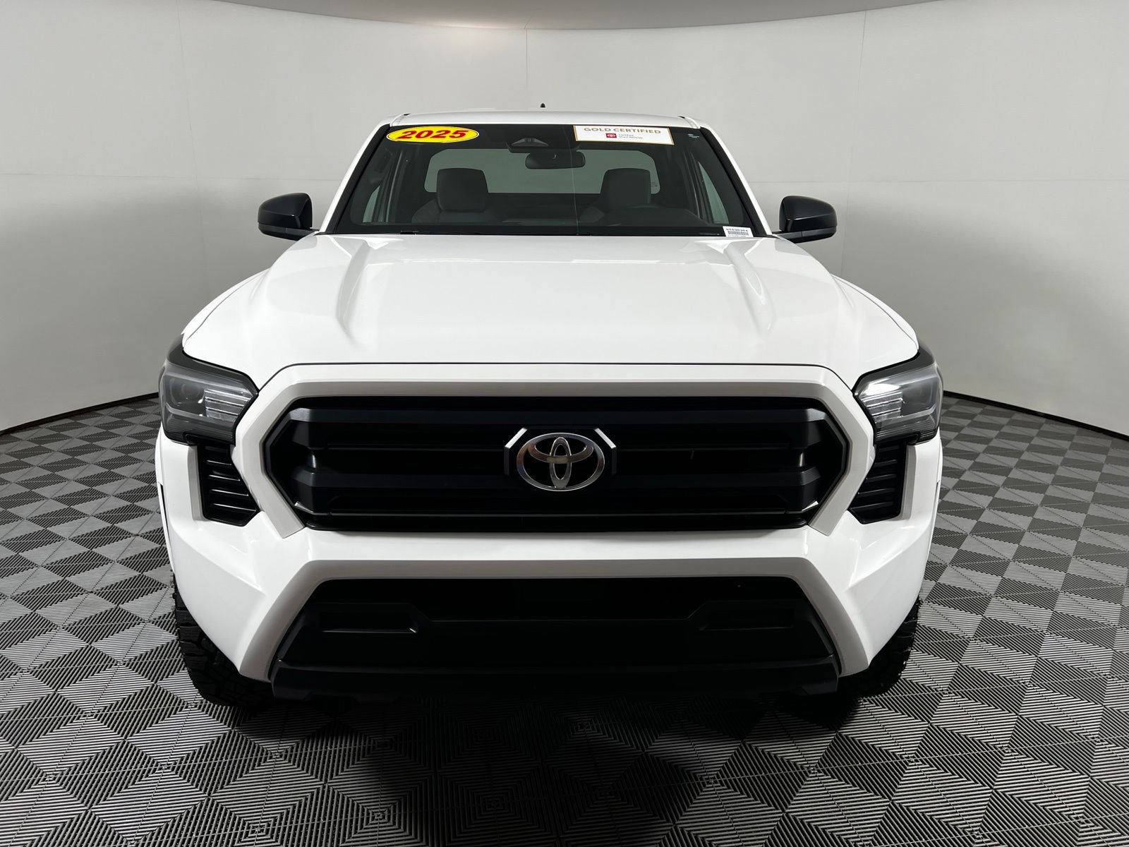 Used 2025 Toyota Tacoma SR RWD image 2
