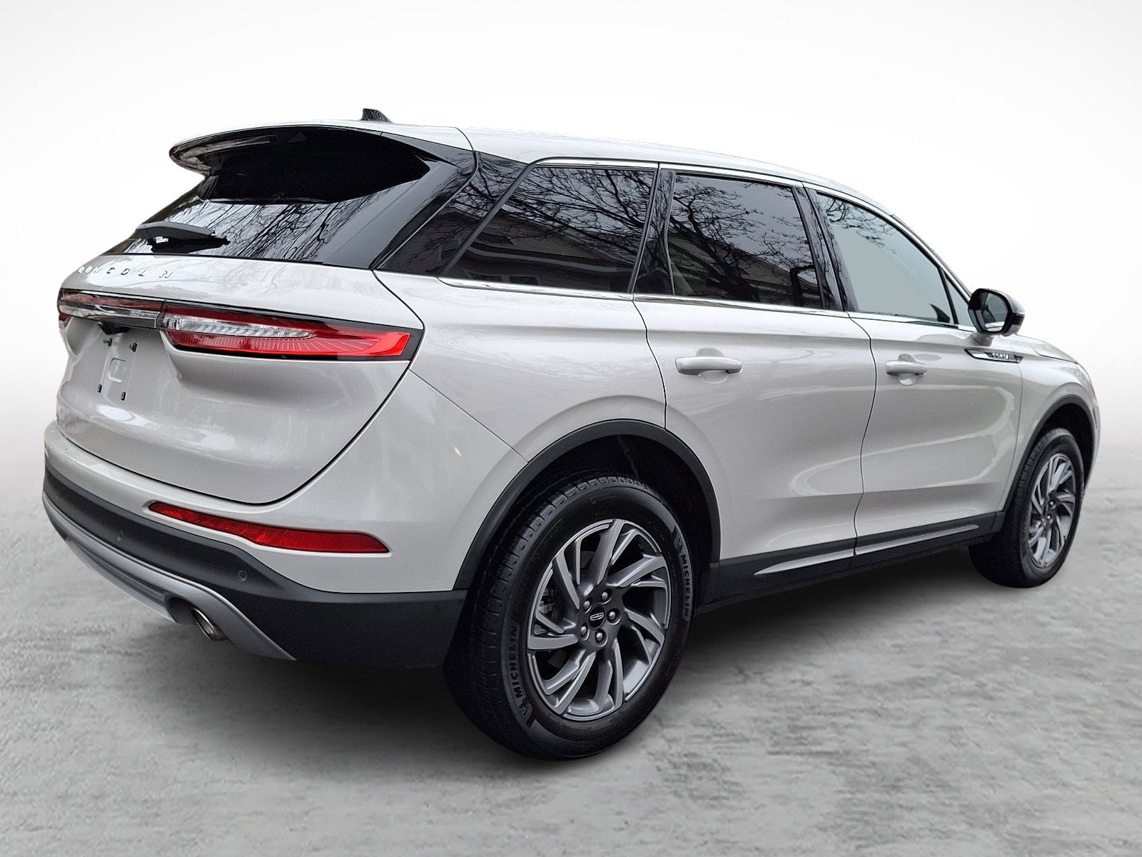 Used 2024 Lincoln Corsair AWD w/ Equipment Group 101A image 6