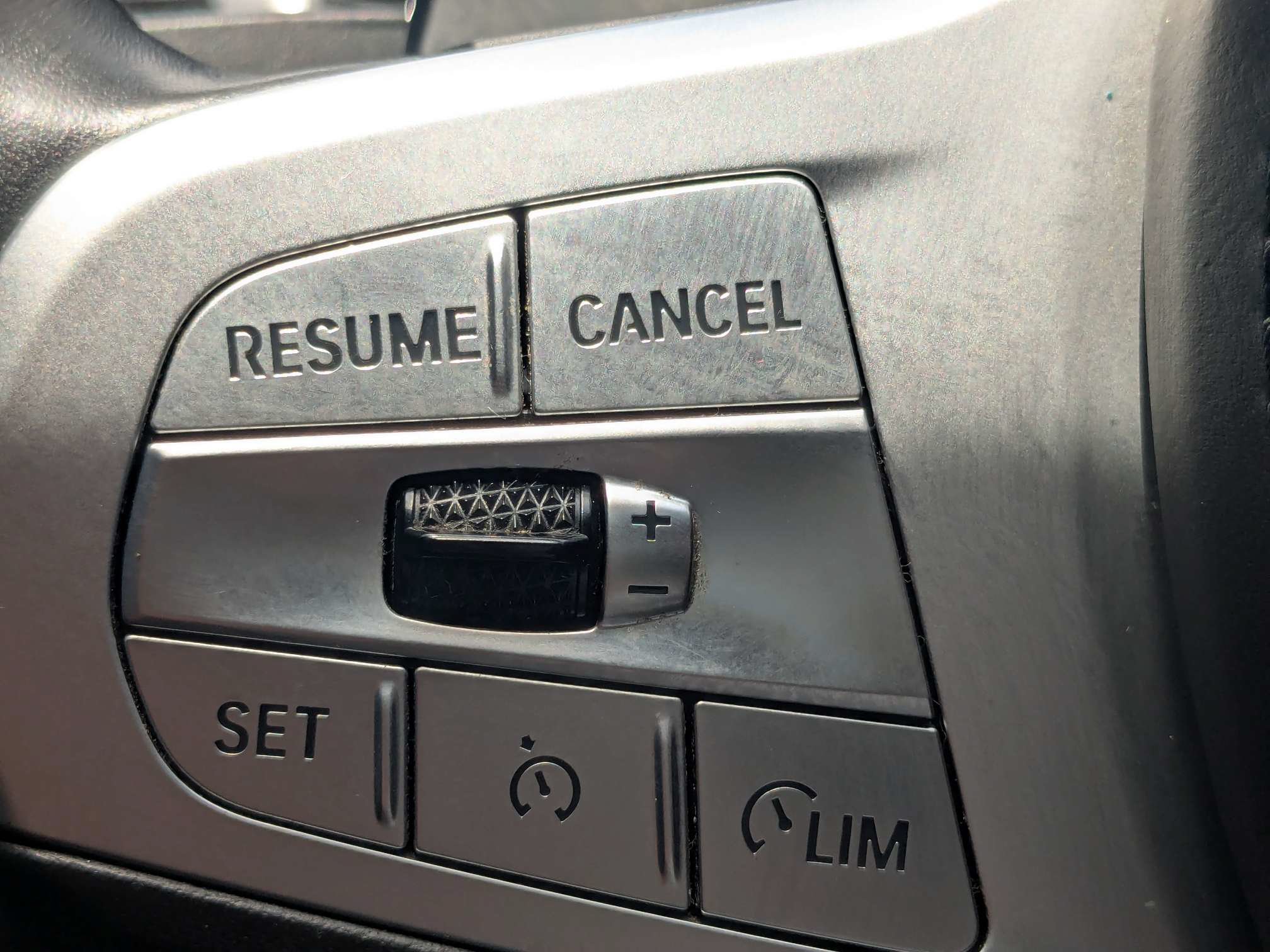 Used 2022 BMW 750Li xDrive AWD/4WD image 32