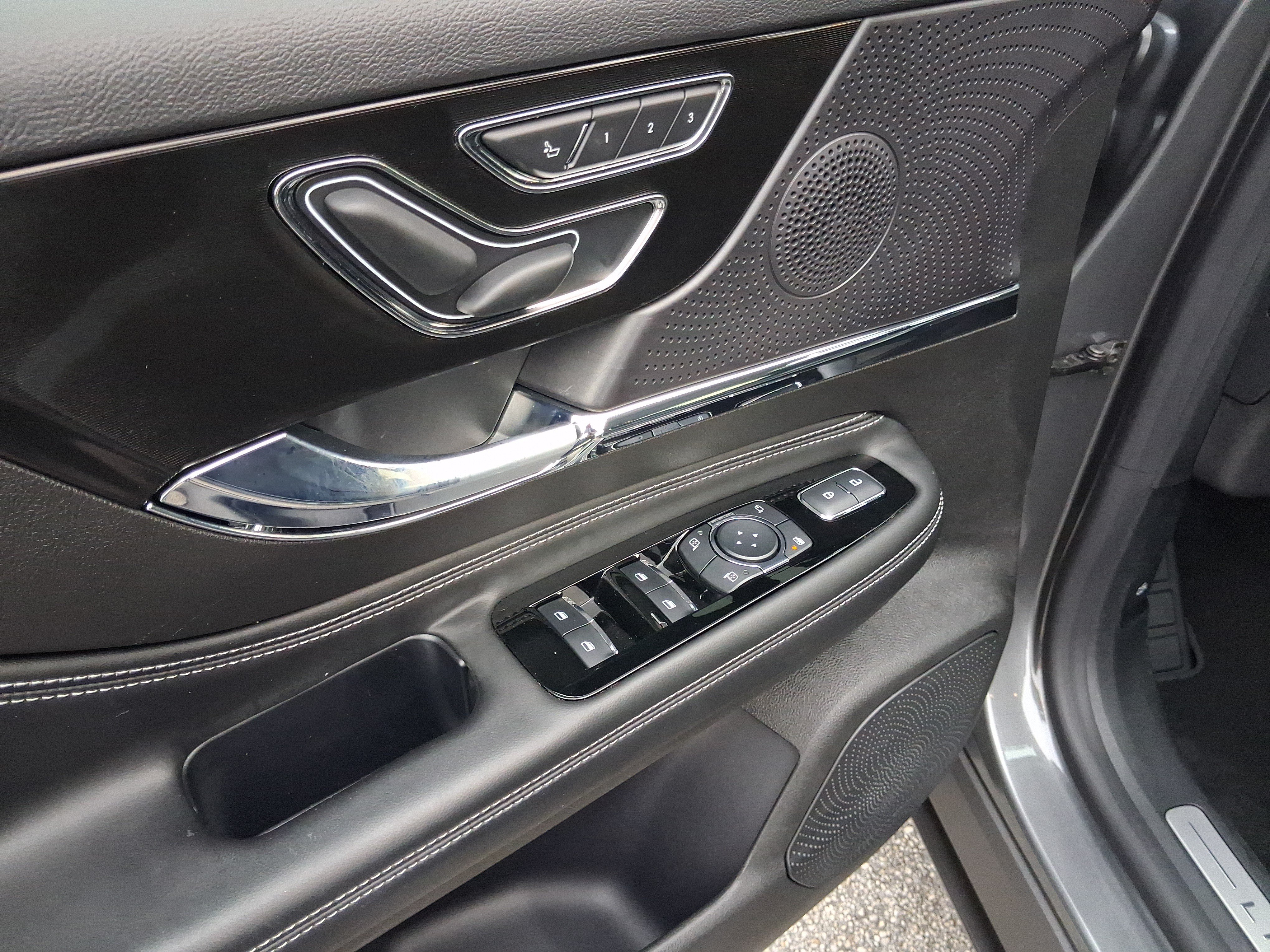 Certified 2024 Lincoln Corsair FWD image 14