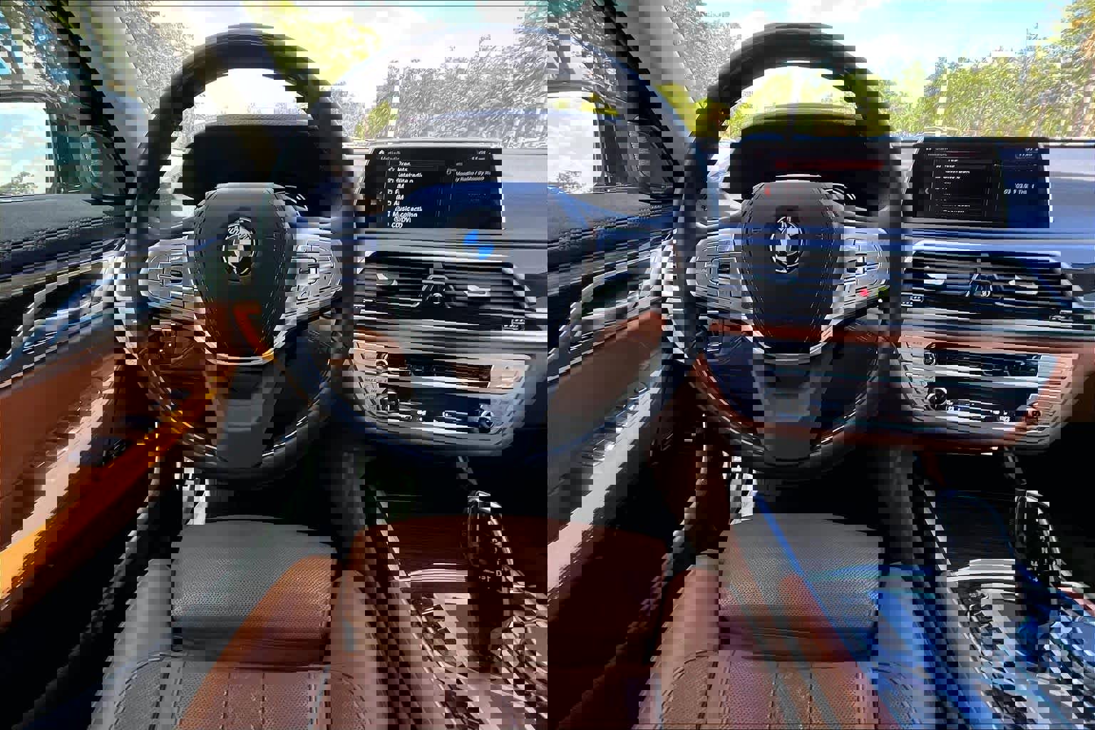 Used 2019 BMW 750i image 6