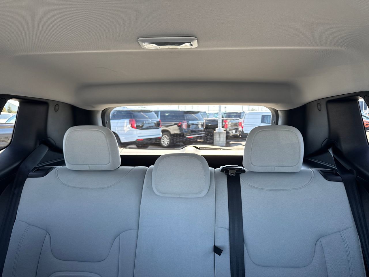 Used 2022 Jeep Renegade Latitude w/ Convenience Group AWD/4WD image 29