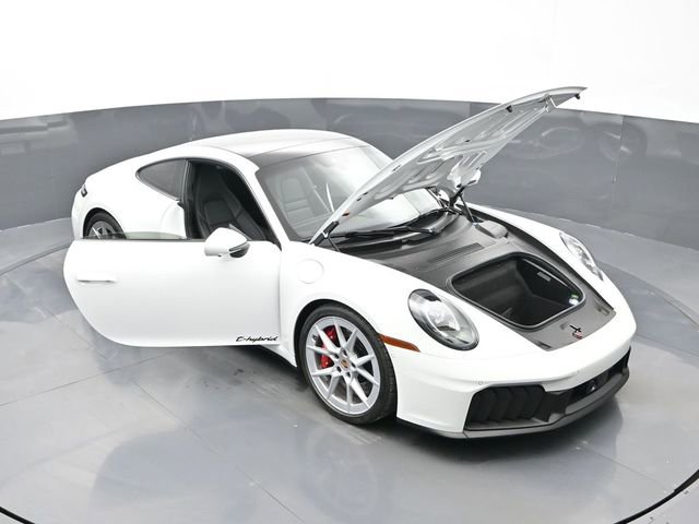 Certified 2025 Porsche 911 Carrera GTS image 31