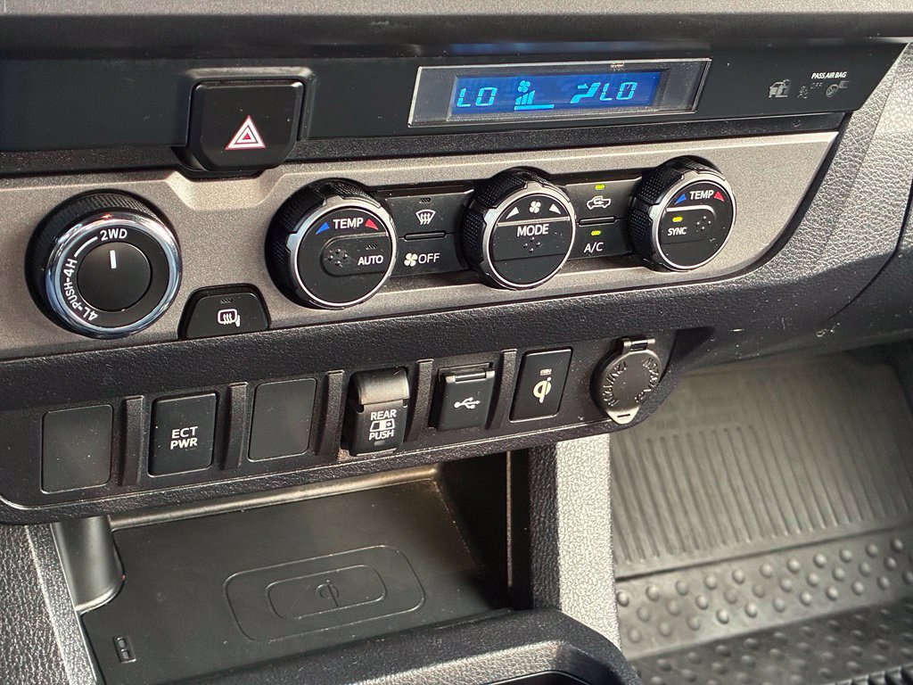 Used 2022 Toyota Tacoma TRD Off-Road AWD/4WD image 23