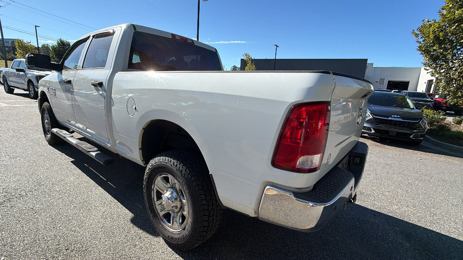 Used 2018 RAM 2500 Tradesman w/ Chrome Appearance Group AWD/4WD image 10