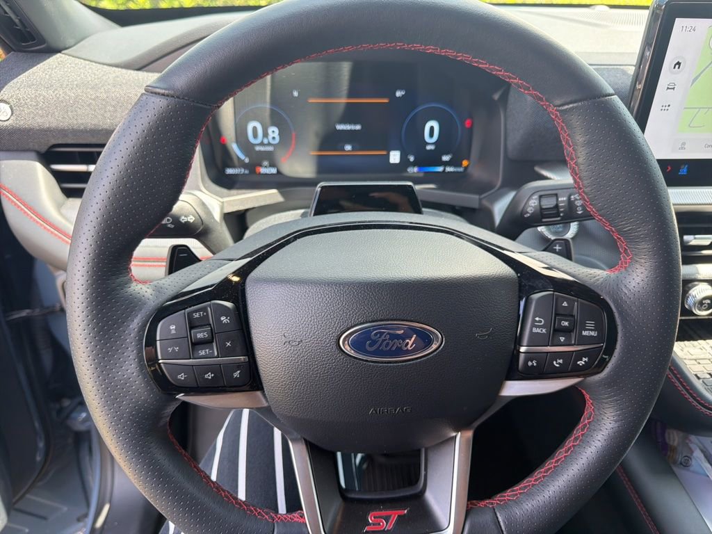 Used 2025 Ford Explorer ST RWD image 5