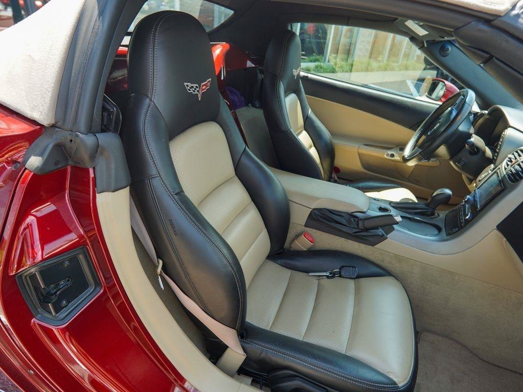 Used 2007 Chevrolet Corvette Convertible w/ Preferred Equipment Group RWD image 25