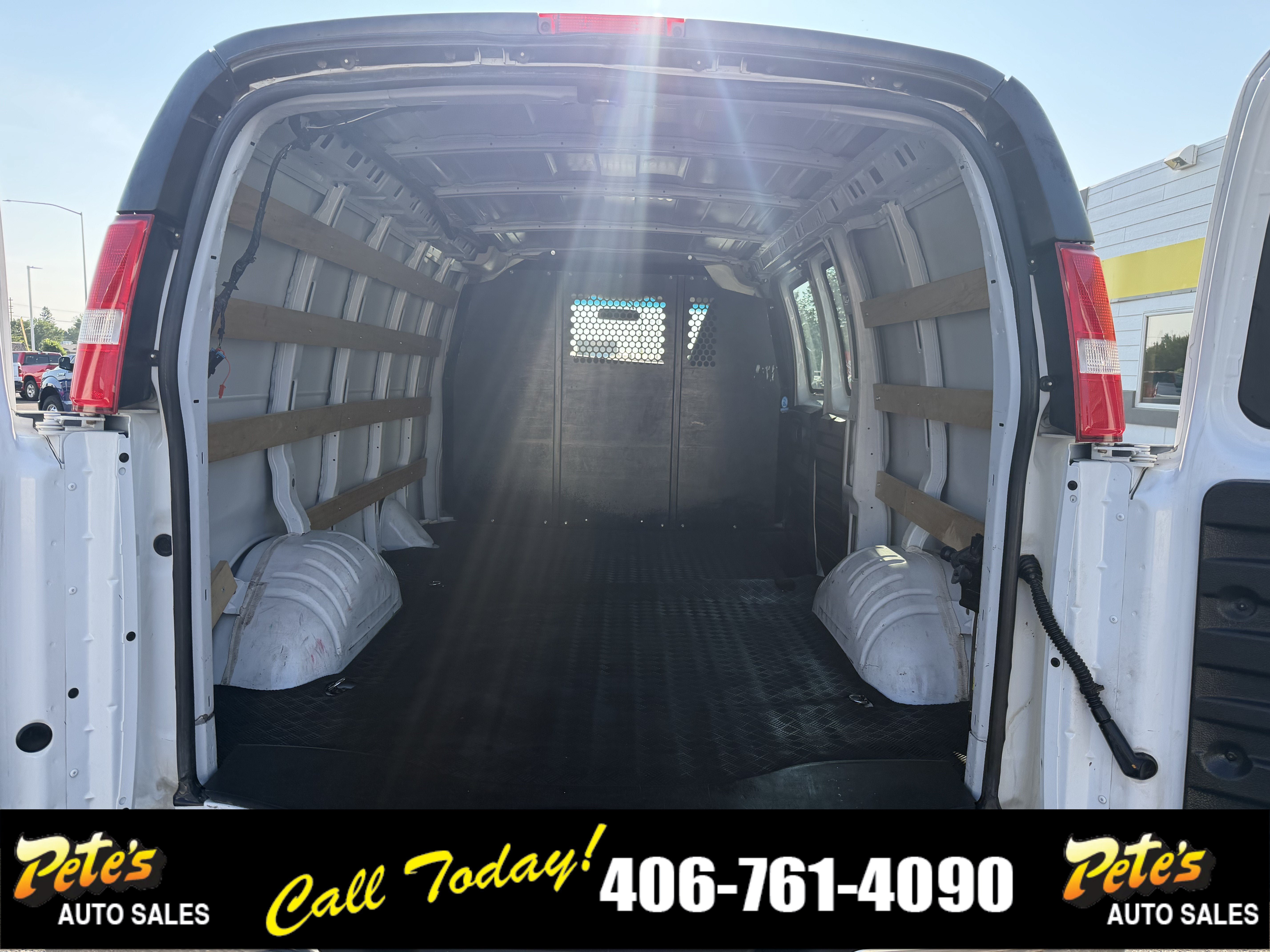 Used 2021 GMC Savana 2500 w/ Driver Convenience Package RWD image 9