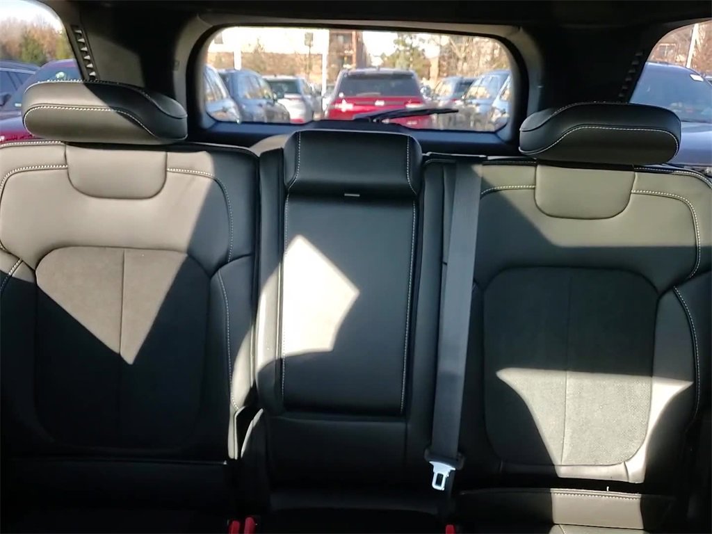 New 2026 Jeep Grand Cherokee Altitude image 20