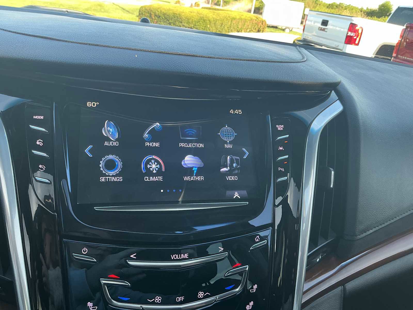 Used 2020 Cadillac Escalade Premium Luxury AWD/4WD image 9