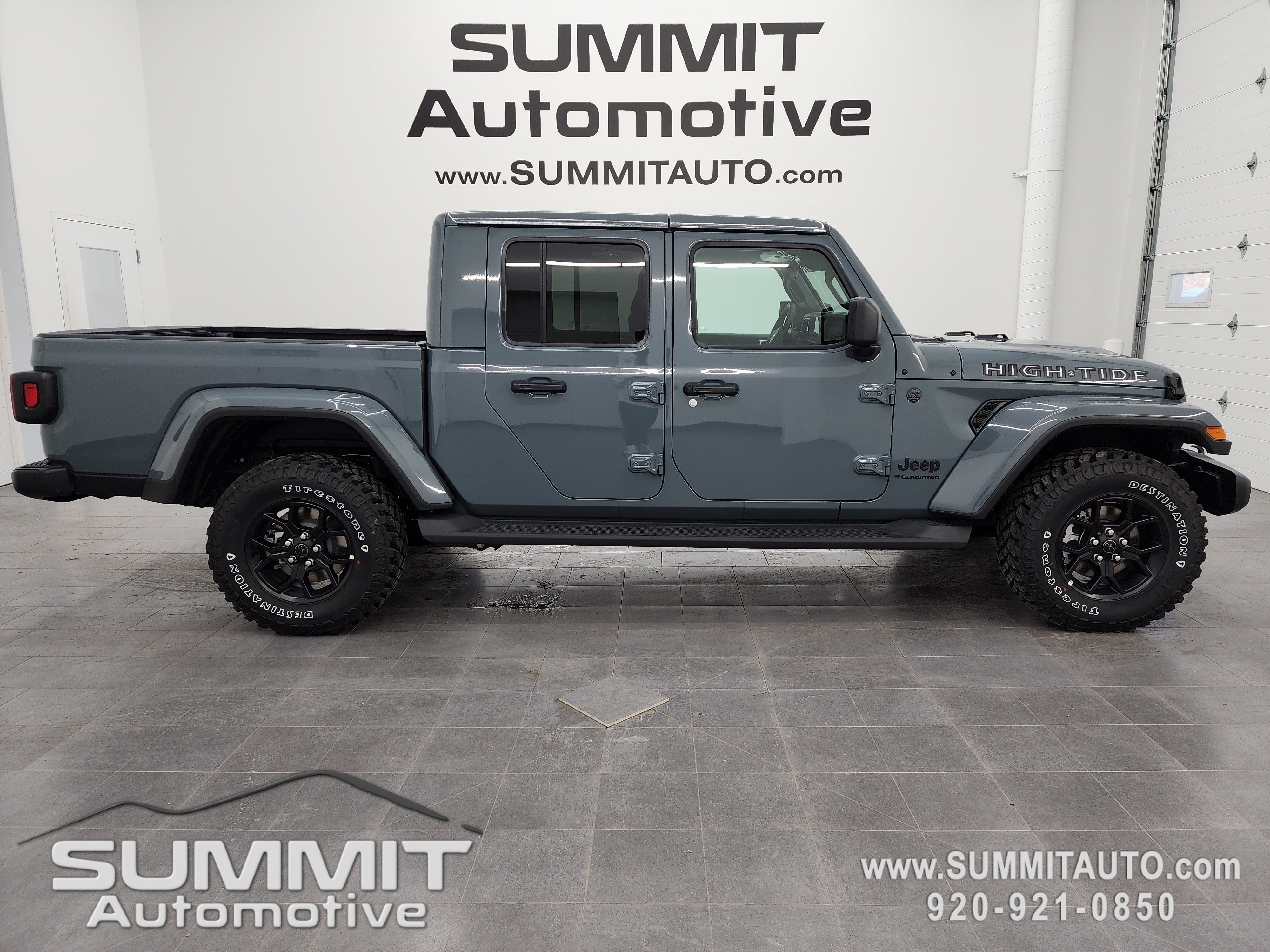 New 2025 Jeep Gladiator Sport