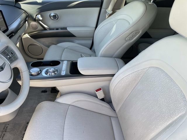 Used 2023 Genesis GV60 Advanced image 35