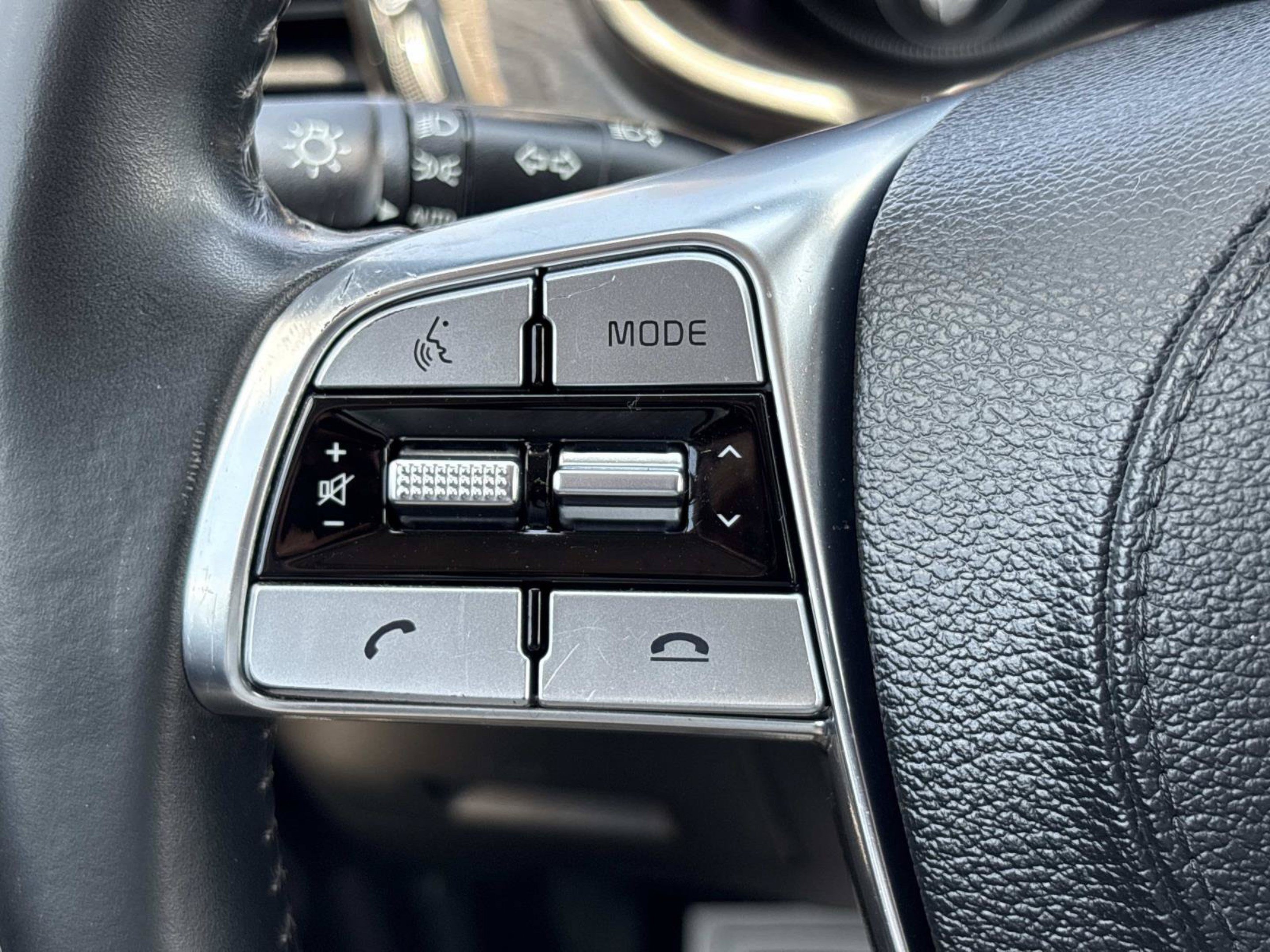 Used 2020 Kia Telluride EX FWD image 26