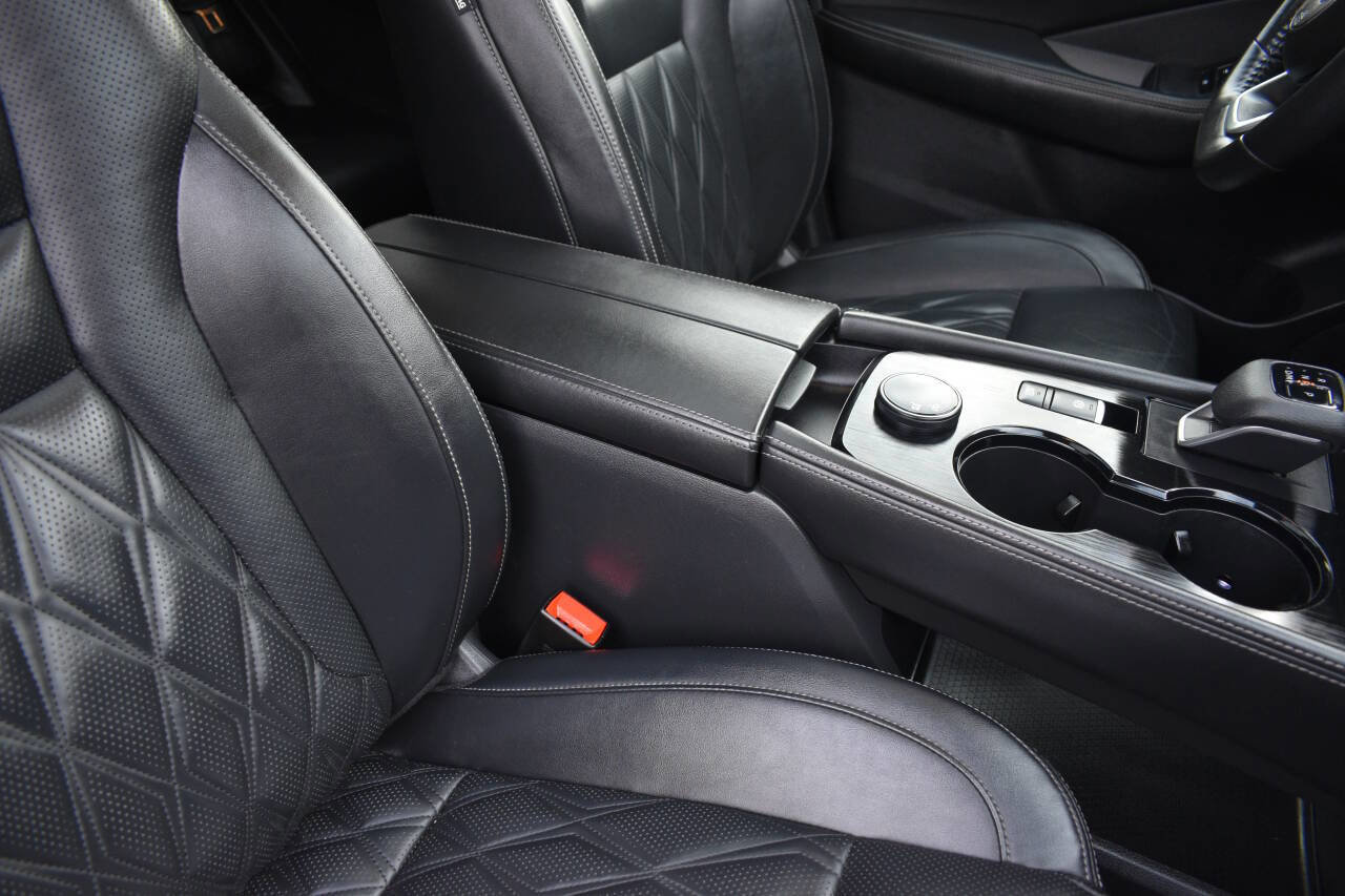 Used 2021 Nissan Rogue Platinum image 28