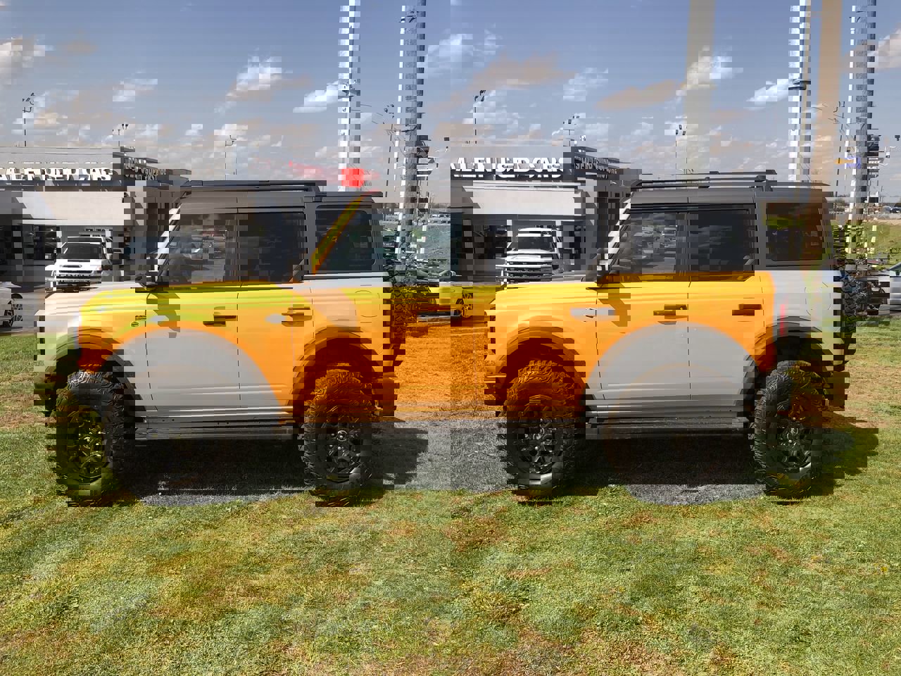 Used 2022 Ford Bronco Wildtrak image 11