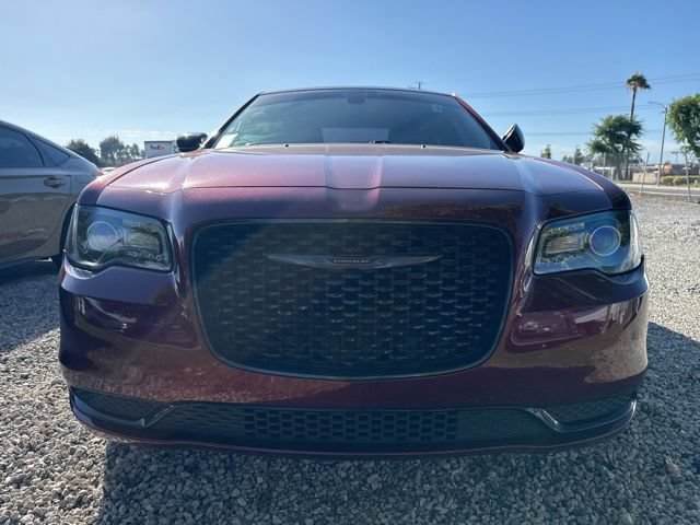Used 2022 Chrysler 300 Touring w/ Sport Appearance Package RWD image 5