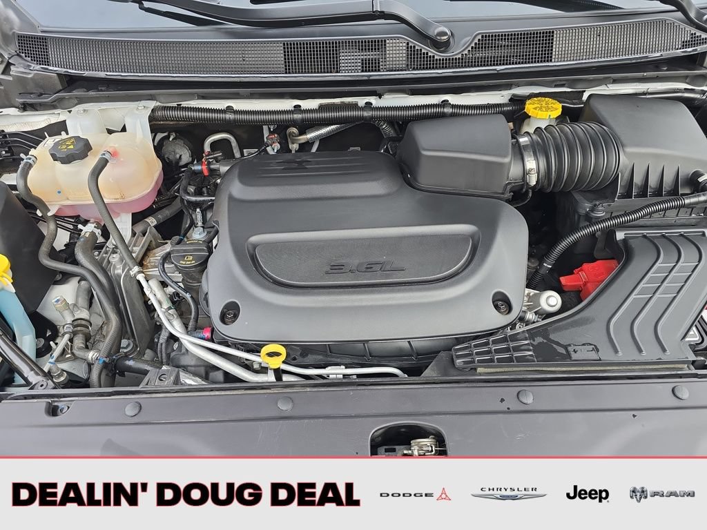 Used 2024 Chrysler Pacifica Touring-L FWD image 20