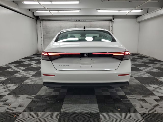 Certified 2025 Honda Accord SE image 5