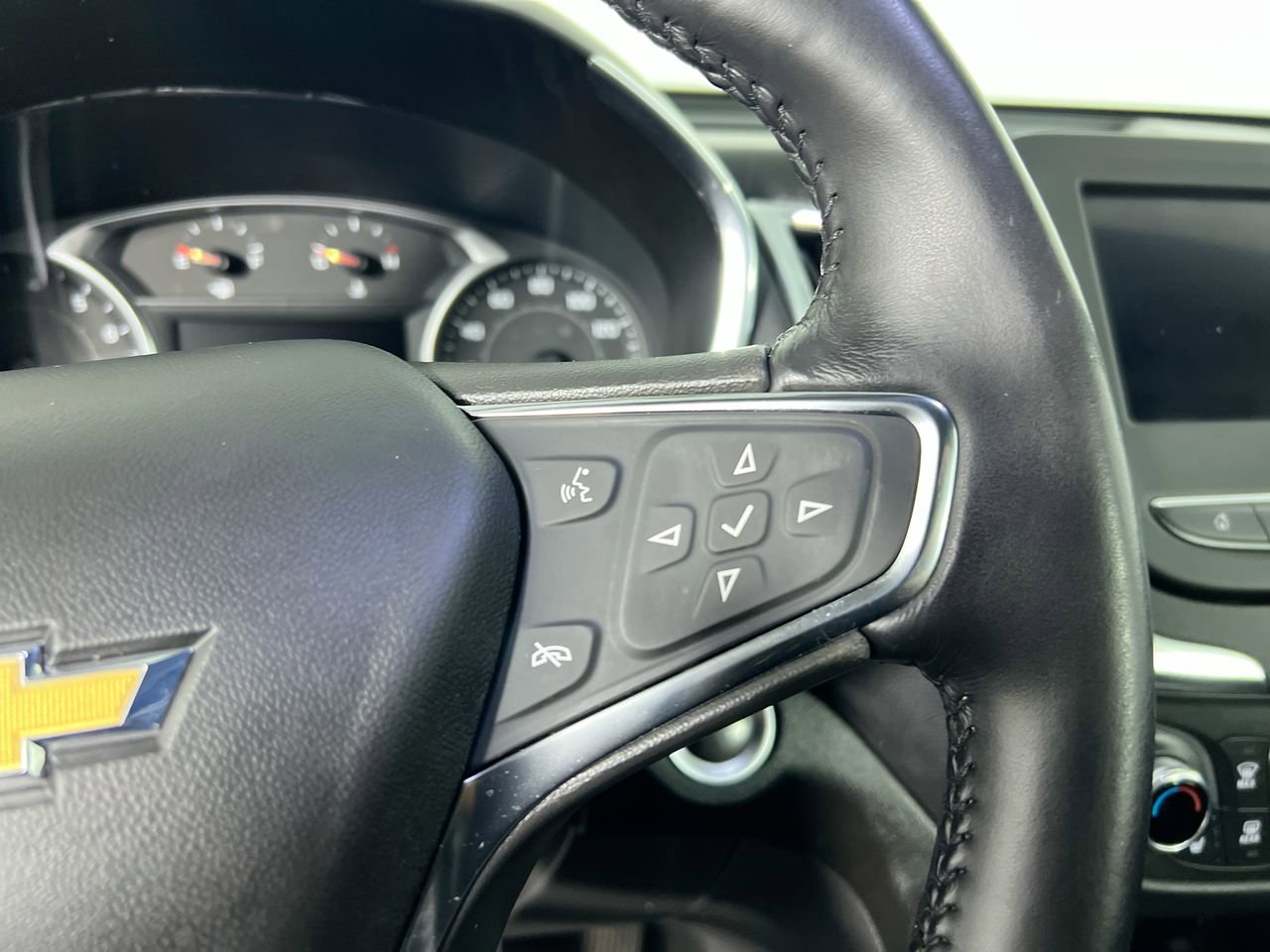 Used 2021 Chevrolet Equinox LT AWD/4WD image 17