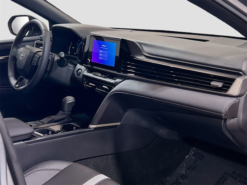 Used 2025 Toyota Camry SE w/ Convenience Package image 25