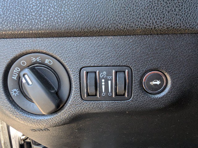 Used 2015 Dodge Charger SE w/ Popular Equipment Group RWD image 16