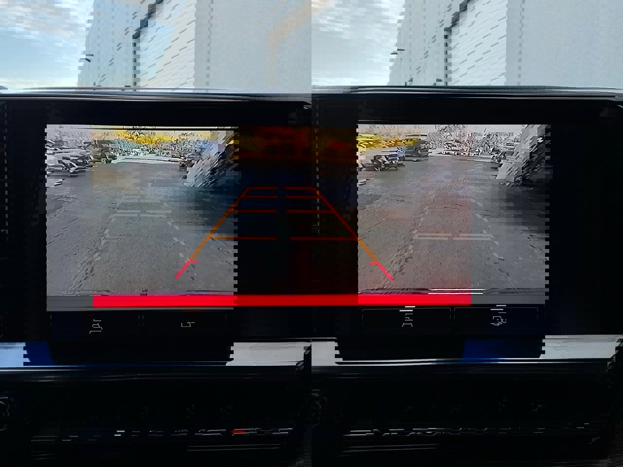 Used 2025 Chevrolet Silverado 1500 LT image 31