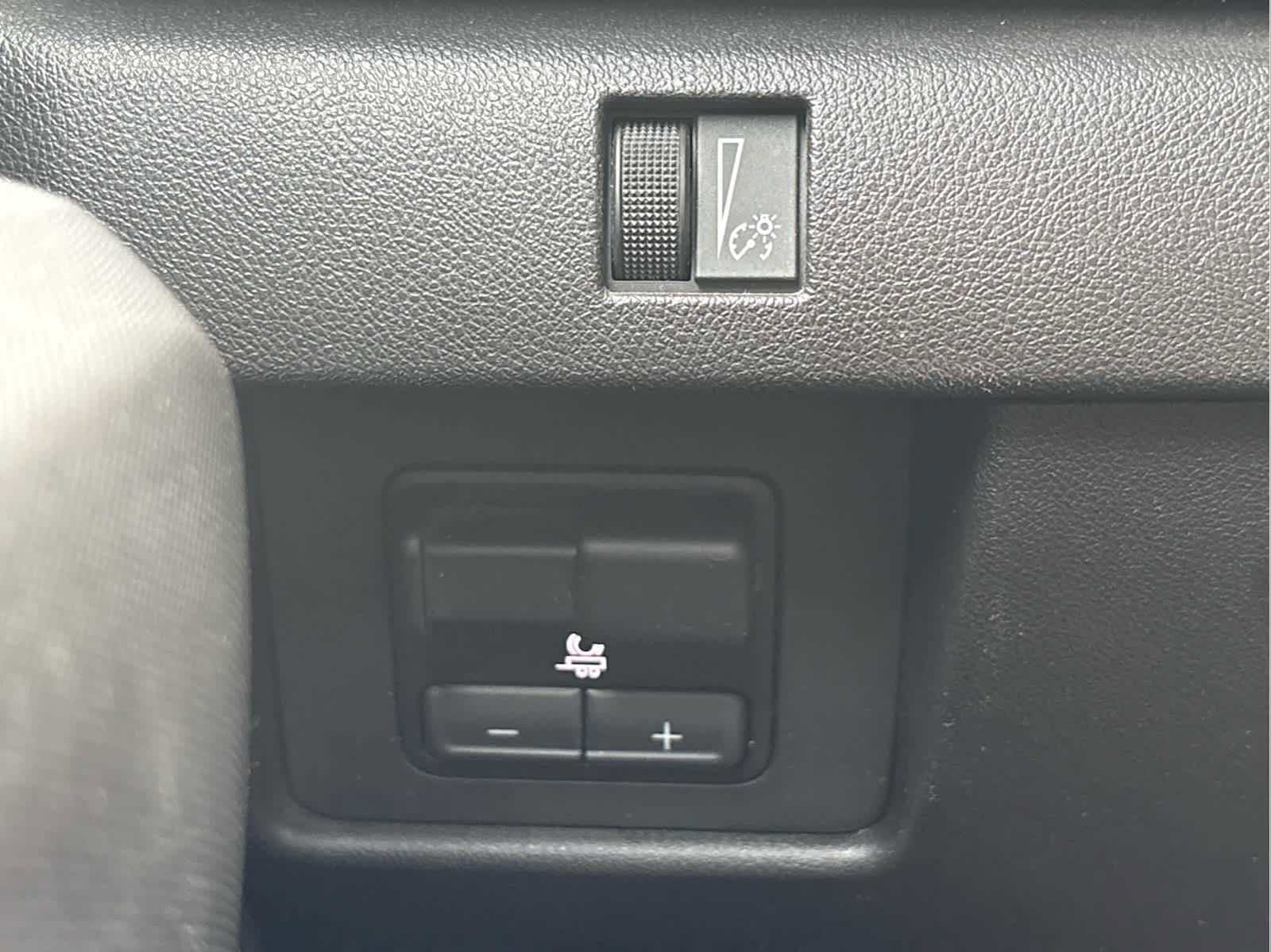 Used 2023 Chevrolet Colorado LT w/ LT Convenience Package II image 28