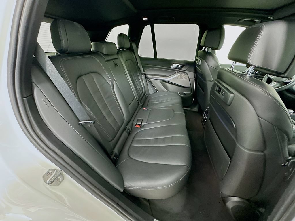 Used 2020 BMW X5 M50i w/ Premium Package AWD/4WD image 28