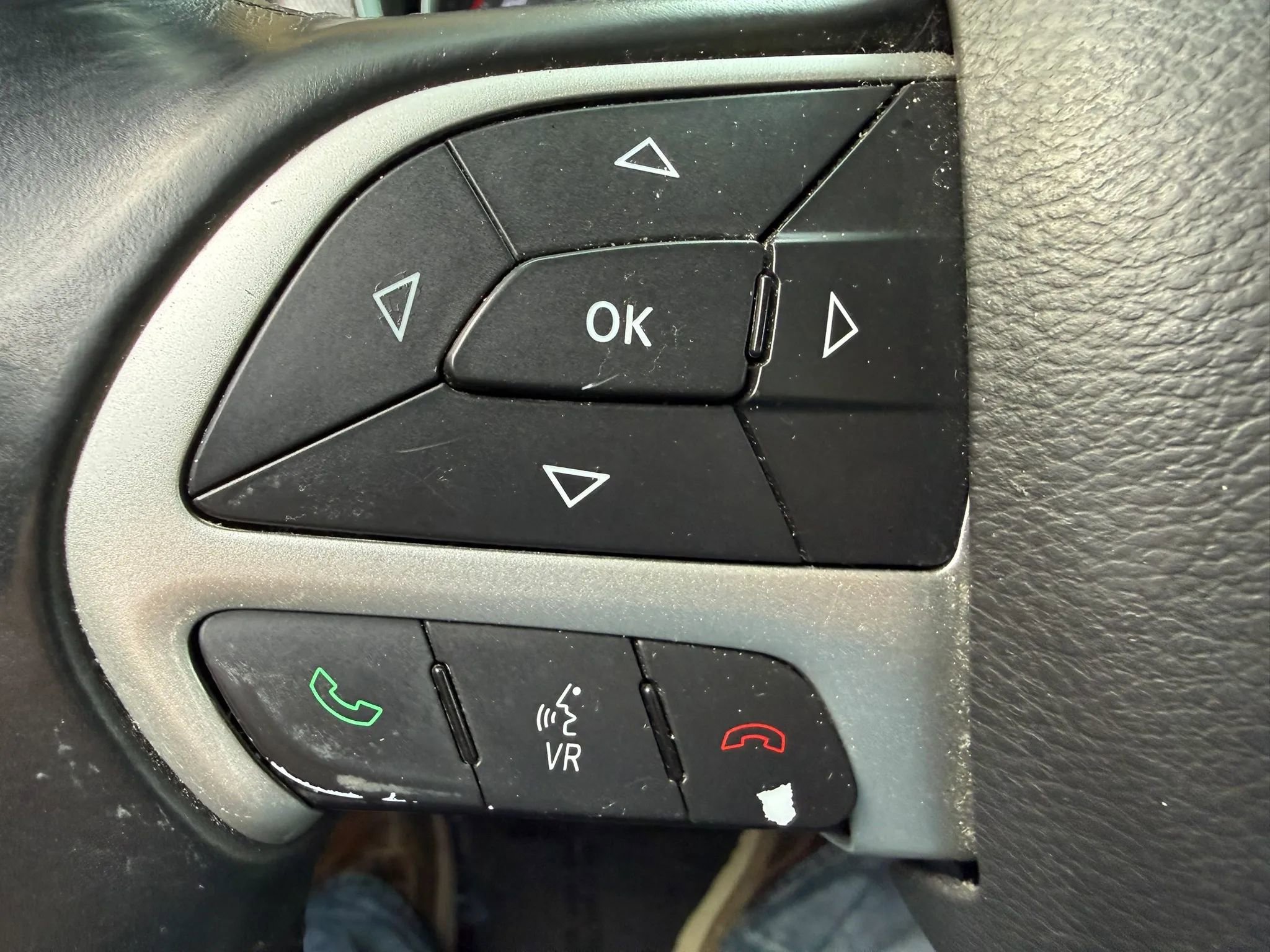 Used 2016 Dodge Charger SXT image 12