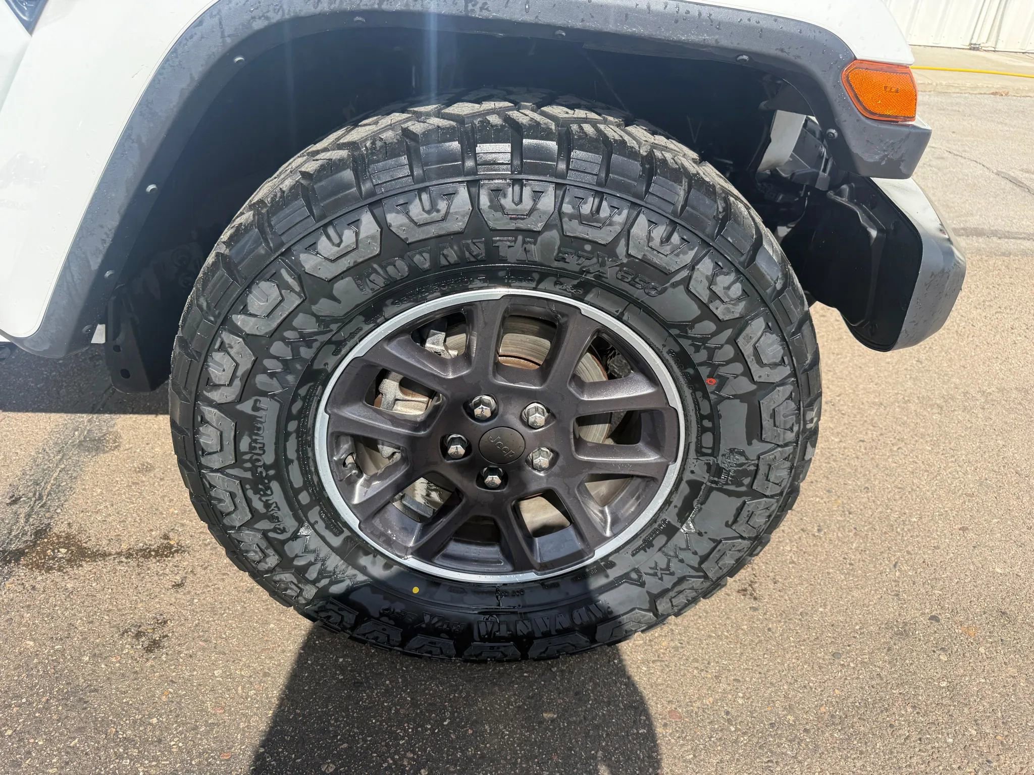 Used 2023 Jeep Gladiator Overland image 9