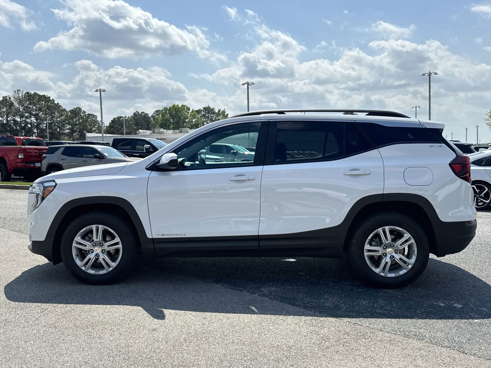 Certified 2024 GMC Terrain SLE w/ Driver Convenience Package image 7