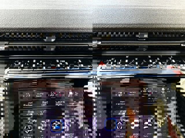 Used 2024 Jeep Grand Cherokee L Altitude image 34