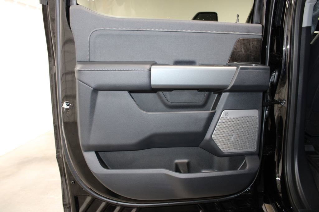 New 2026 Ford F250 Lariat w/ Black Appearance Package image 26