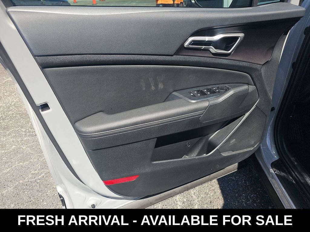 Used 2026 Kia Sportage EX image 8