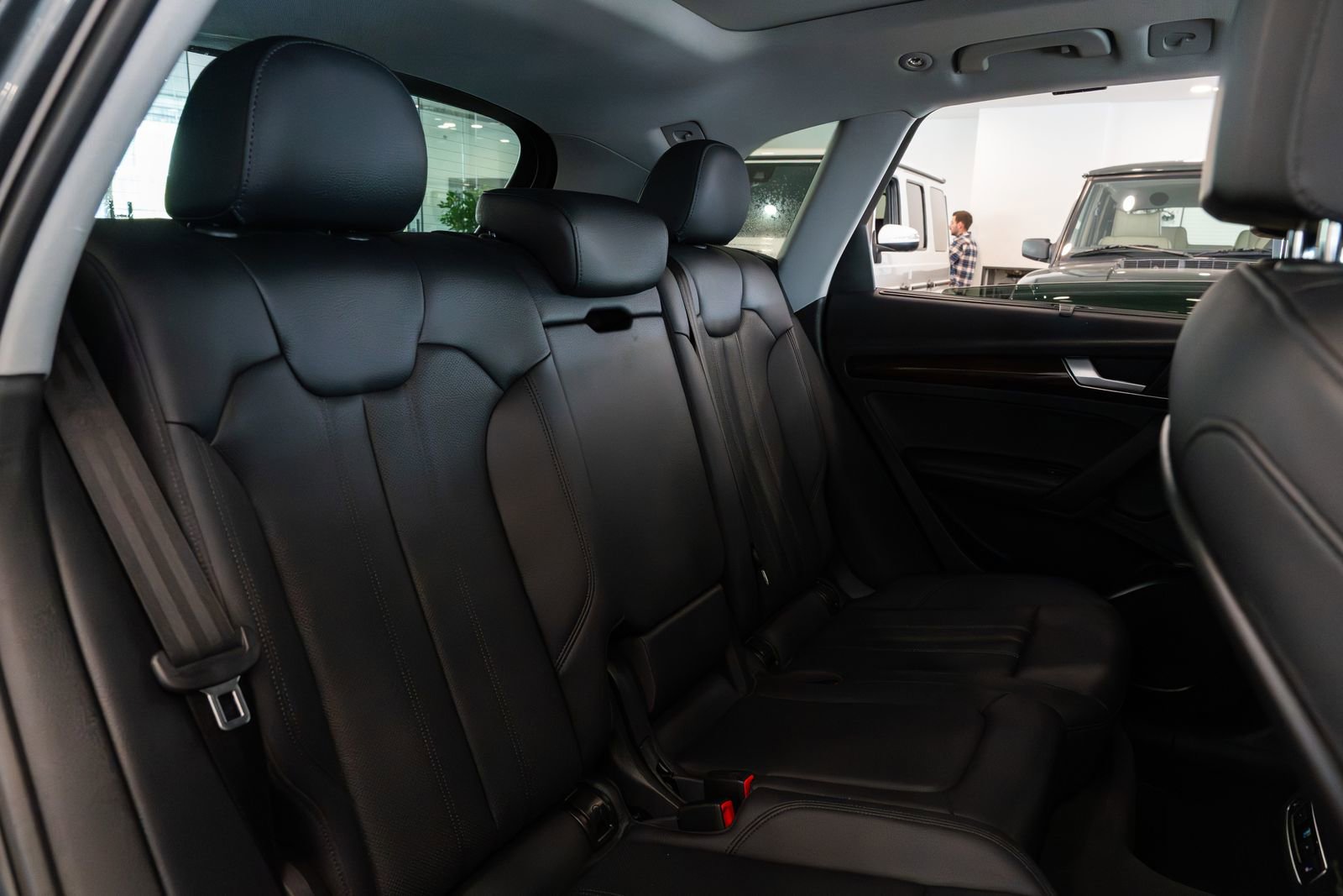 Used 2020 Audi Q5 e Premium Plus w/ Premium Plus Package AWD/4WD image 10