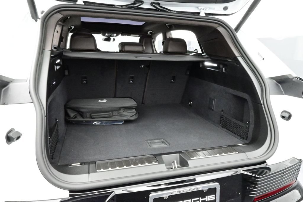 New 2026 Porsche Cayenne Turbo AWD/4WD image 15