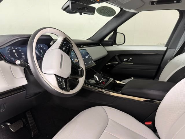 Used 2025 Land Rover Range Rover Sport Dynamic SE AWD/4WD image 15