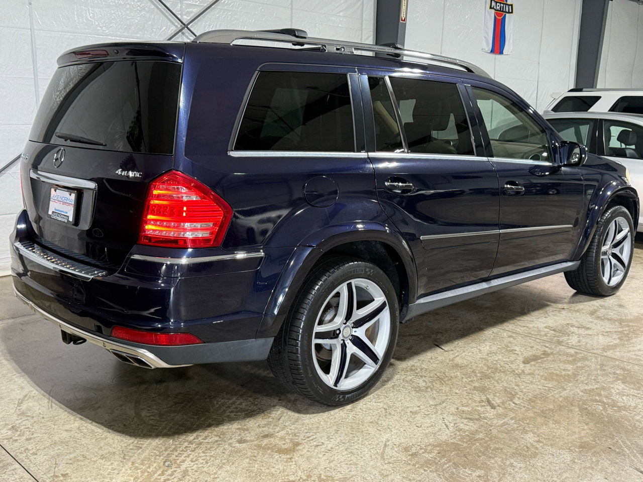 Used 2010 Mercedes-Benz GL 550 4MATIC image 8
