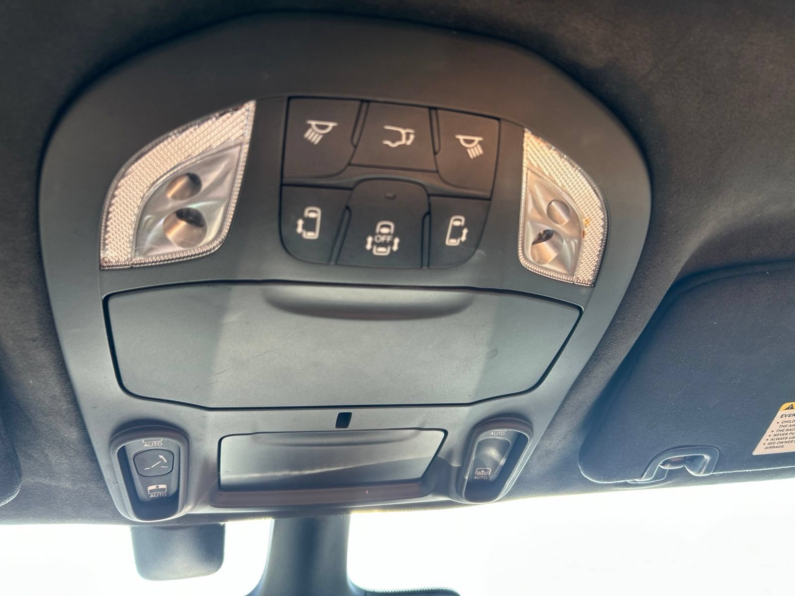 Used 2022 Chrysler Pacifica Pinnacle AWD/4WD image 18